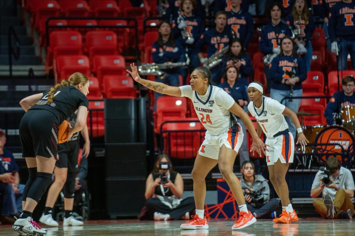 Junior guard Adalia McKenzie and Senior guard #1 Genesis Bryant ready to make a quick stop against the Lady bears on Thursday.