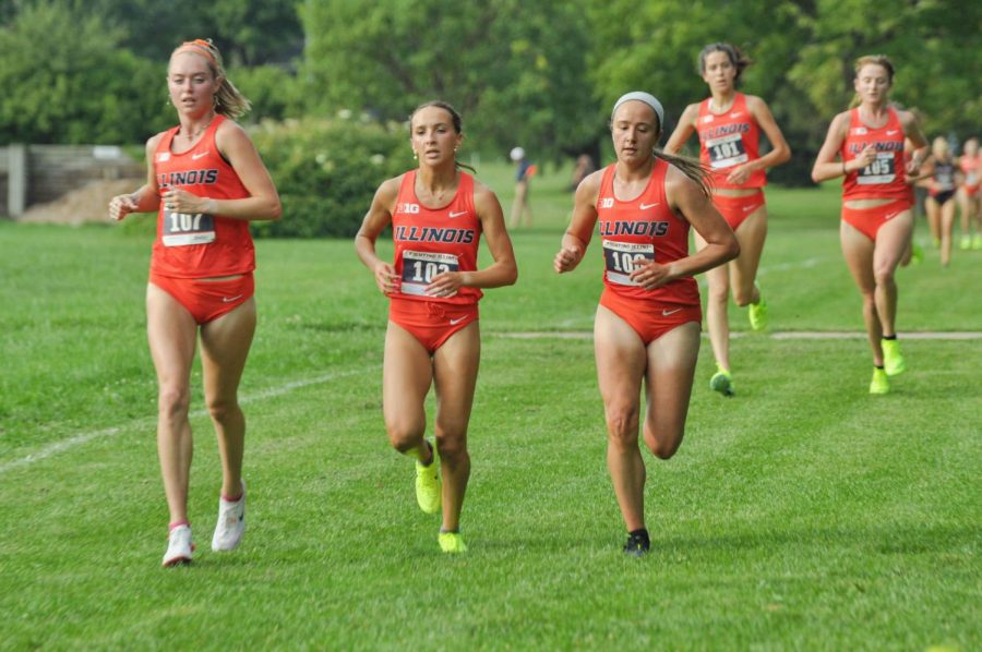 The Illinois womens cross country team takes the lead as they finish their first lap for their 5K against Illinois State for the Illini Challenge on Sept. 1. The Illini will be competing in the Gans Creek Classic in Missouri on Friday.